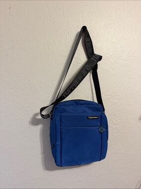 Tupperware lunch box crossbody bag insulated lunch bag